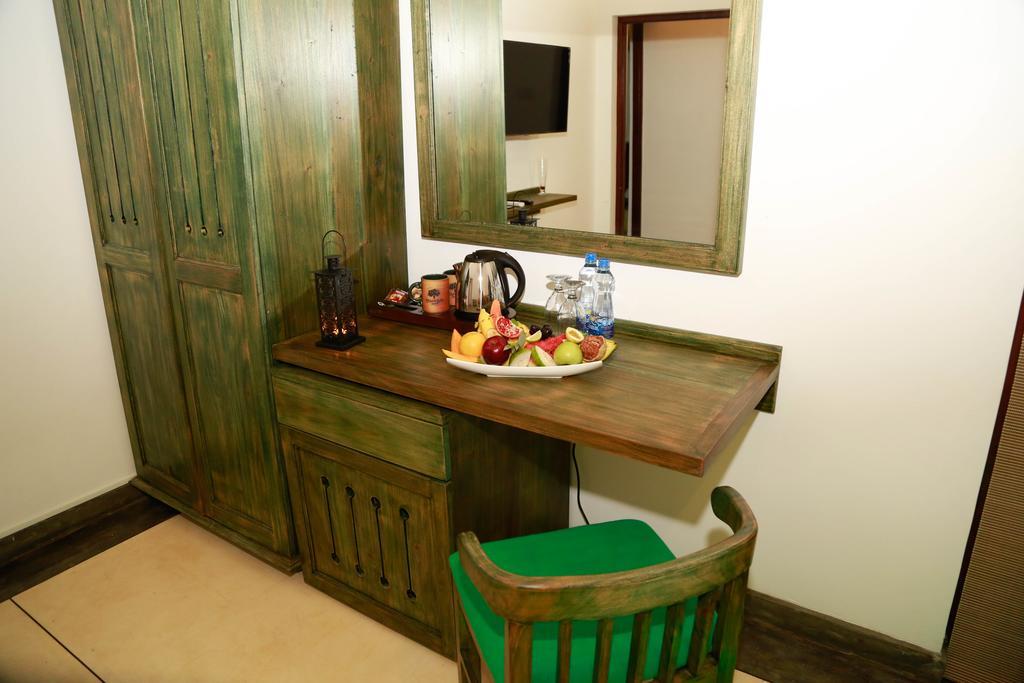 Tranquil Negombo Boutique Hotel ภายนอก รูปภาพ
