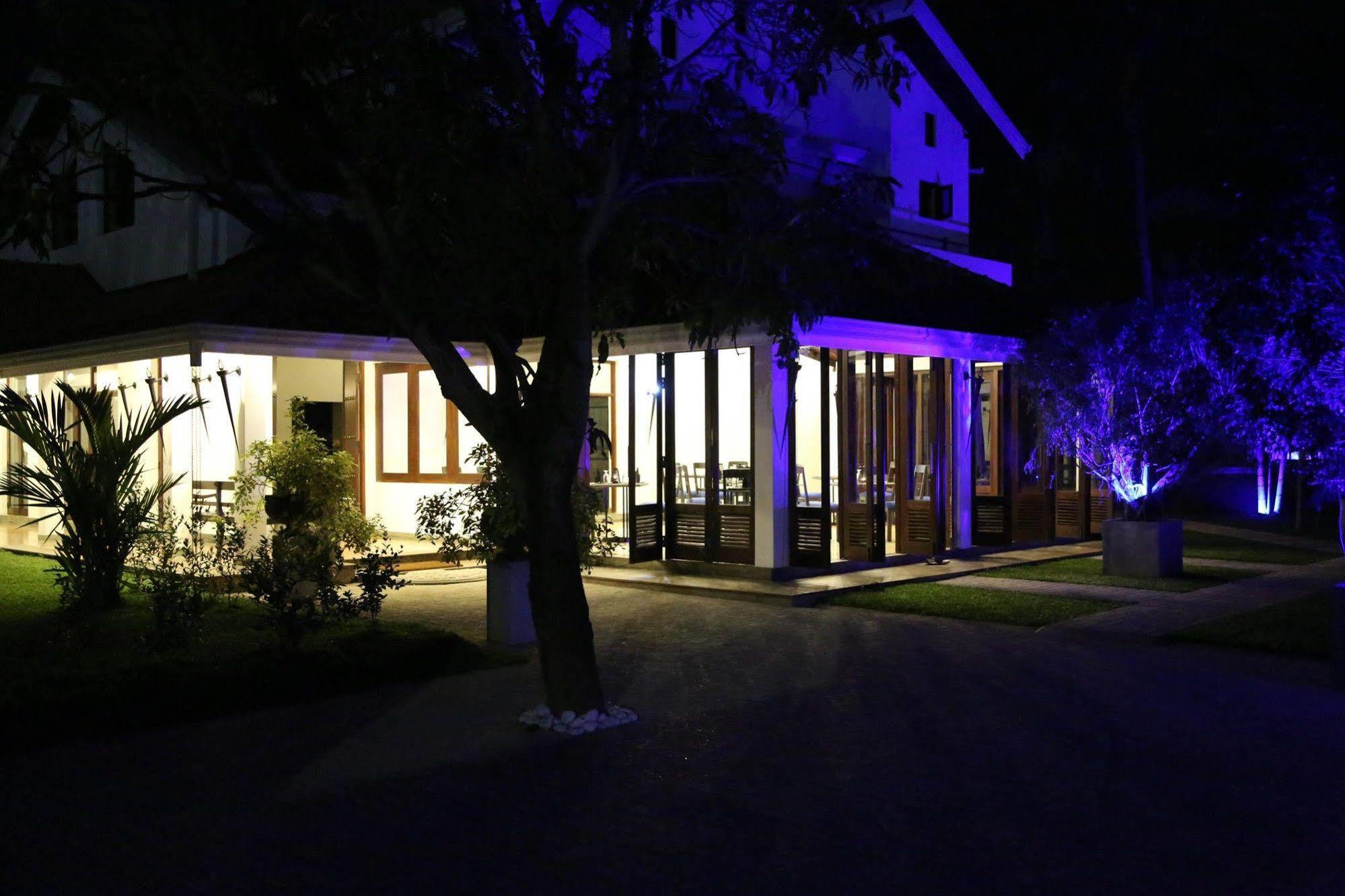 Tranquil Negombo Boutique Hotel ภายนอก รูปภาพ